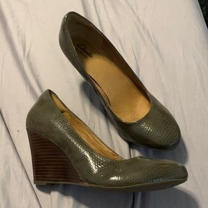 NWOT Clark’s Artisan round toe wedge